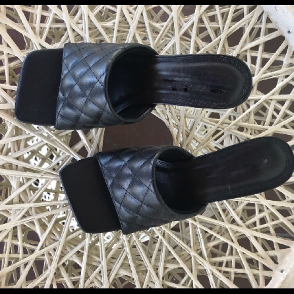 New black padded square toe 6 & 6.5 left - Picture 10 of 11